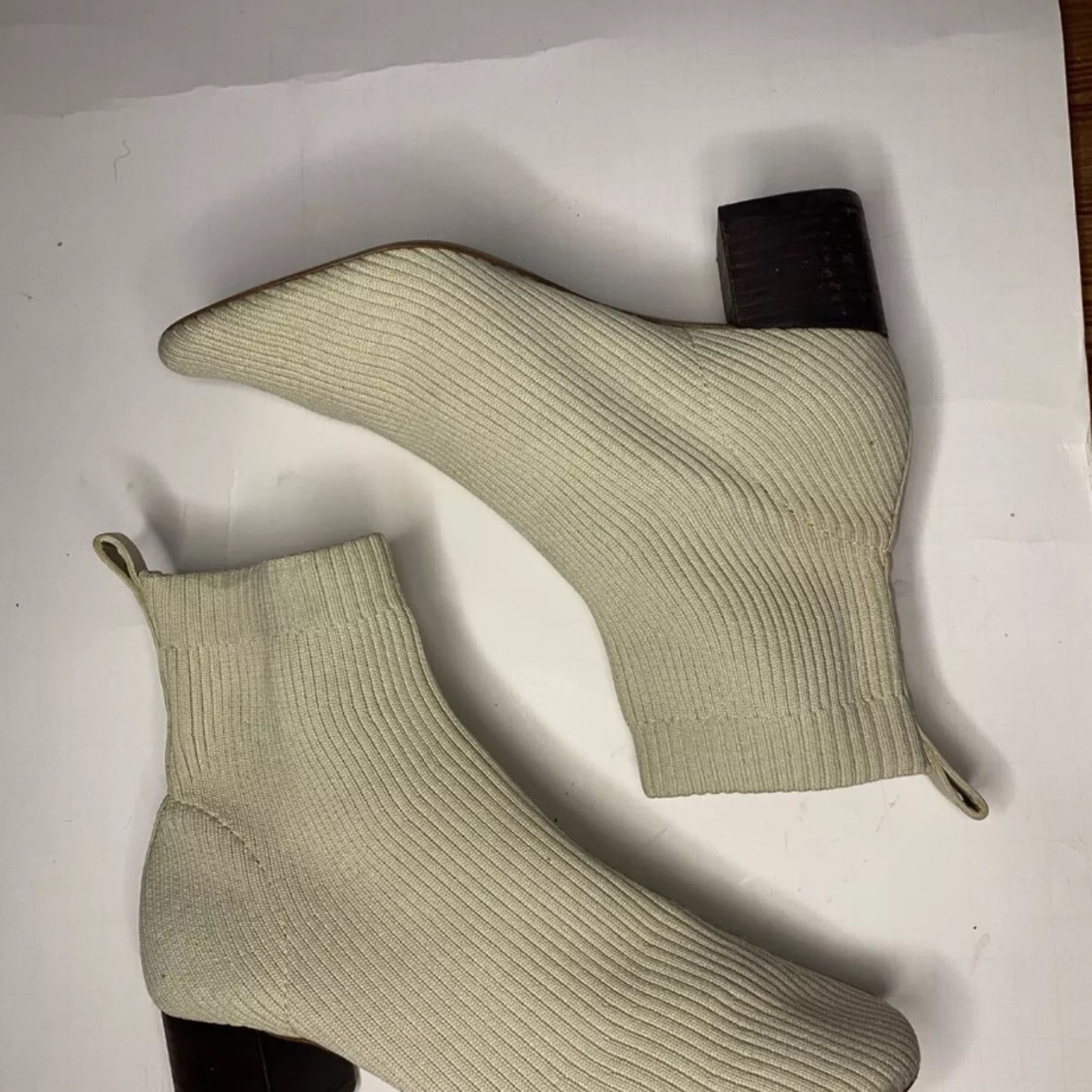 EVERLANE Everlane The Glove Boot in Beige  Size 6.5